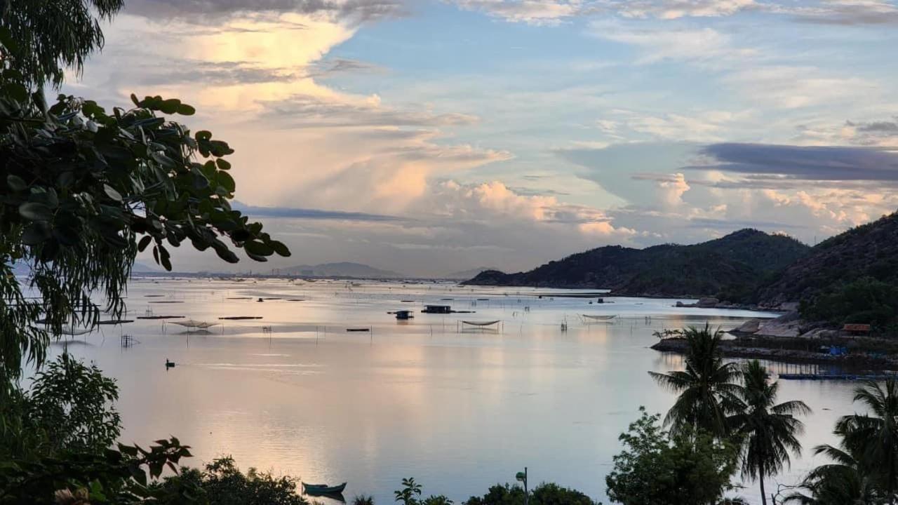Thanh Nhi Homestay Cam Ranh Exterior foto