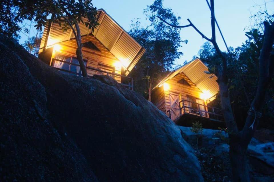 Thanh Nhi Homestay Cam Ranh Exterior foto
